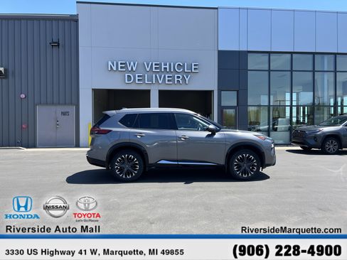 Used 2024 Nissan Rogue Platinum AWD/4WD image 10
