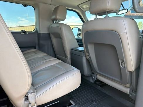 Used 2018 Nissan NV 3500 SL RWD image 11