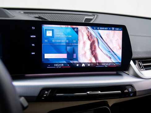 Certified 2025 BMW X2 xDrive28i w/ Premium Package image 25