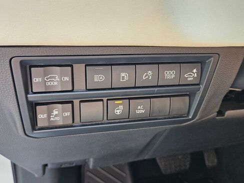 Used 2023 Toyota Sequoia Capstone image 32