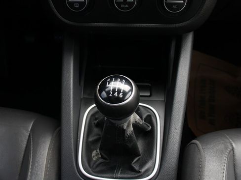 Used 2009 Volkswagen Jetta SEL FWD image 8