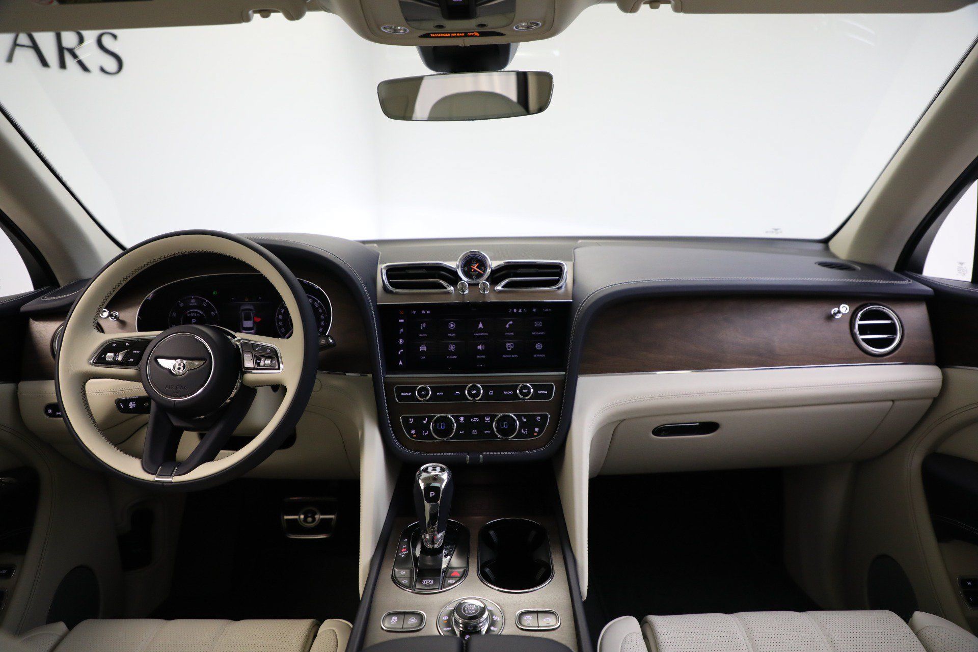 Used 2024 Bentley Bentayga Extended Wheelbase AWD/4WD image 37