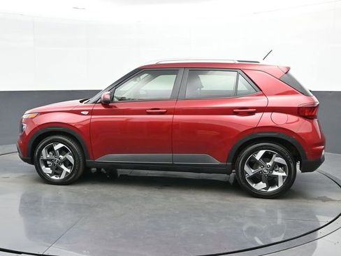 Used 2024 Hyundai Venue Limited FWD image 5