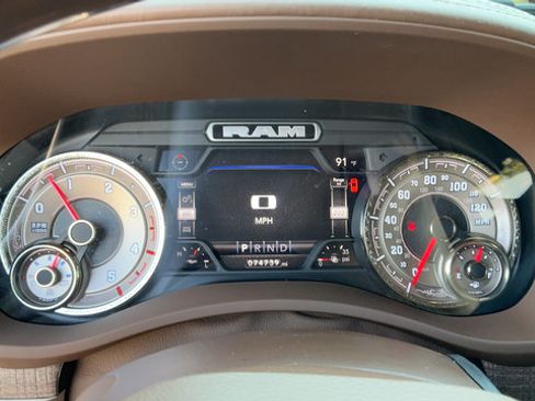 Used 2022 RAM 2500 Limited AWD/4WD image 14
