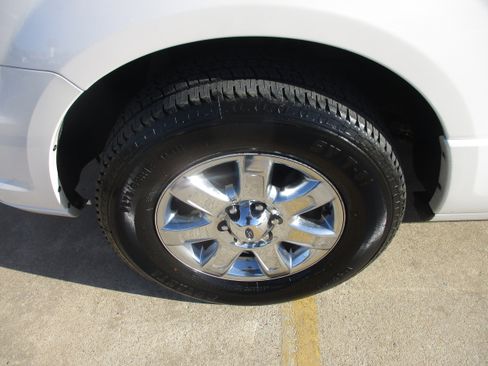 Used 2015 Lincoln Navigator 2WD image 3