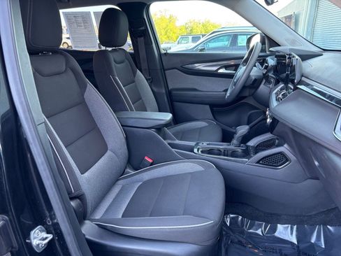 Used 2025 Chevrolet TrailBlazer LT image 35