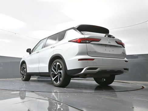 Used 2024 Mitsubishi Outlander SE image 56