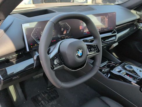 Used 2026 BMW 530i xDrive AWD/4WD image 10