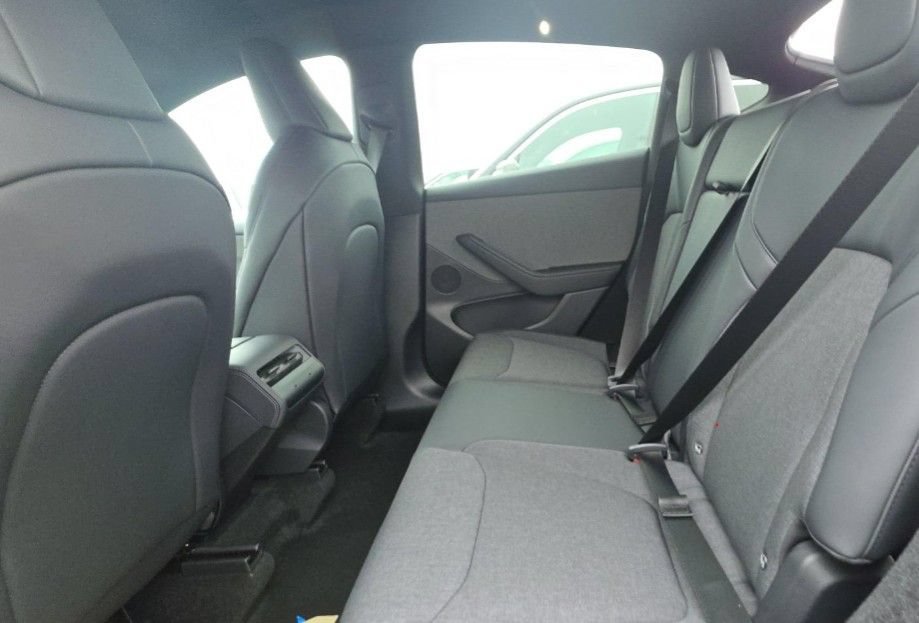Used 2026 Tesla Model Y 2WD image 8