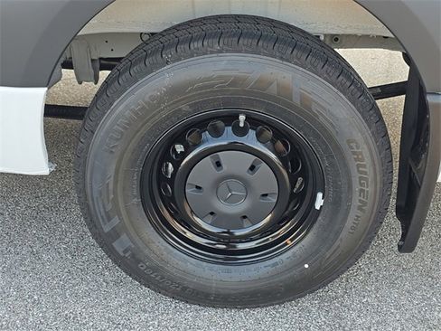 New 2025 Mercedes-Benz Sprinter 2500 image 10