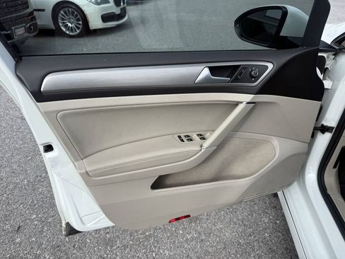 Used 2015 Volkswagen Golf SE FWD image 10