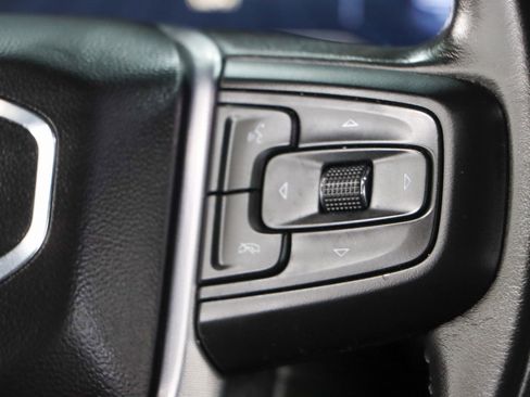 Used 2022 GMC Yukon XL SLE image 15