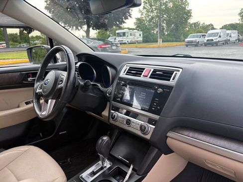 Used 2017 Subaru Outback 2.5i Limited AWD/4WD image 23