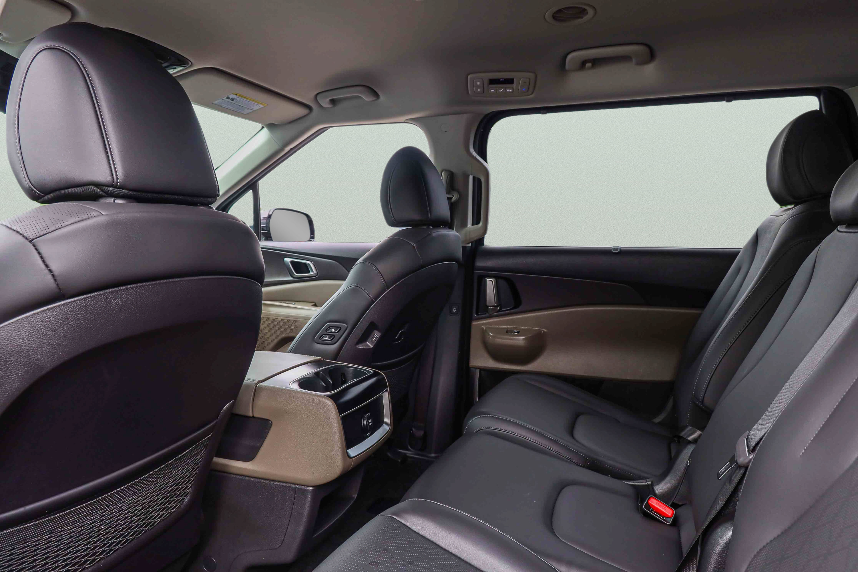 Used 2026 Kia Carnival EX FWD image 23