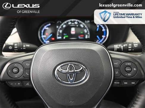 Used 2023 Toyota RAV4 XLE Premium image 15