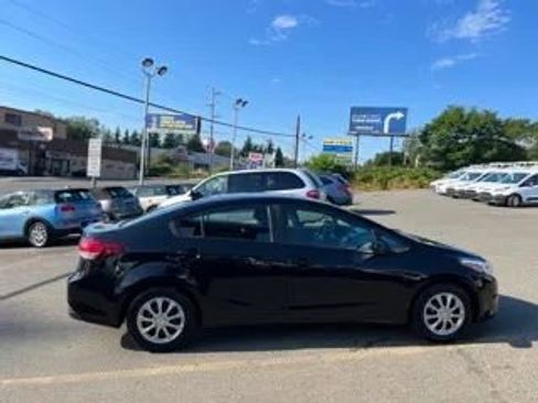 Used 2018 Kia Forte LX FWD image 8