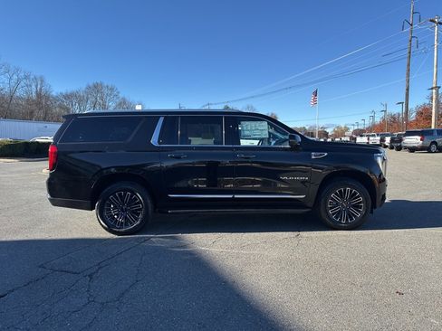 New 2026 GMC Yukon XL Elevation image 8