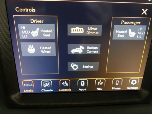 Used 2021 Jeep Wrangler Unlimited Sahara w/ Cold Weather Group AWD/4WD image 22