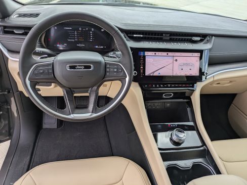 New 2026 Jeep Grand Cherokee L Limited RWD image 16