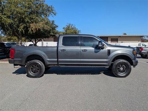 Used 2020 Ford F350 Lariat image 2