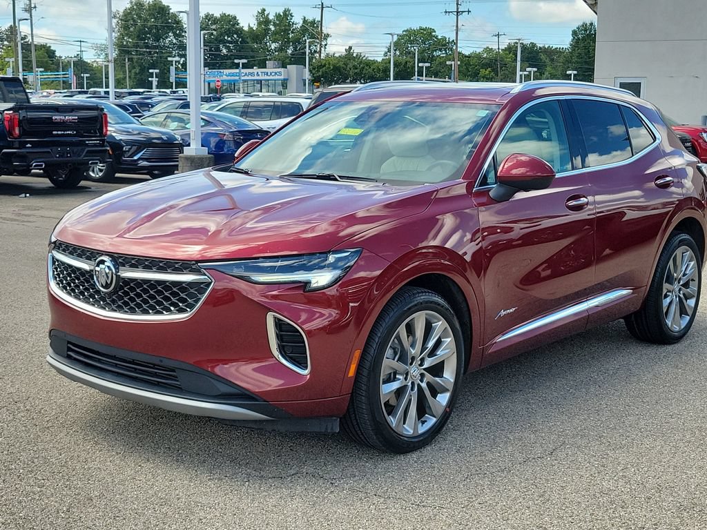 Used 2022 Buick Envision Avenir w/ Technology Package II AWD/4WD image 2