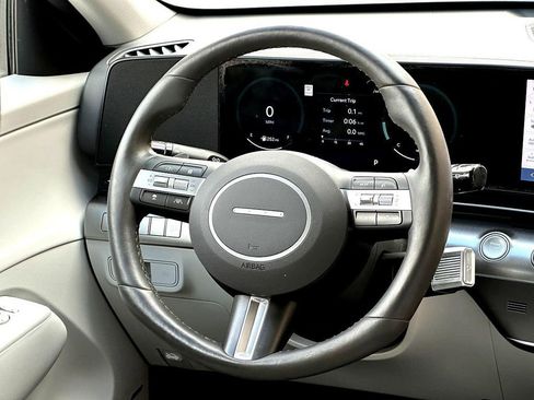 Used 2025 Hyundai Kona Limited image 33