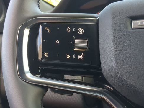 Used 2025 Land Rover Discovery Sport Dynamic SE image 25