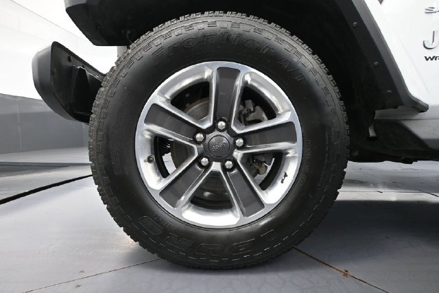 Used 2019 Jeep Wrangler Unlimited Sahara AWD/4WD image 14