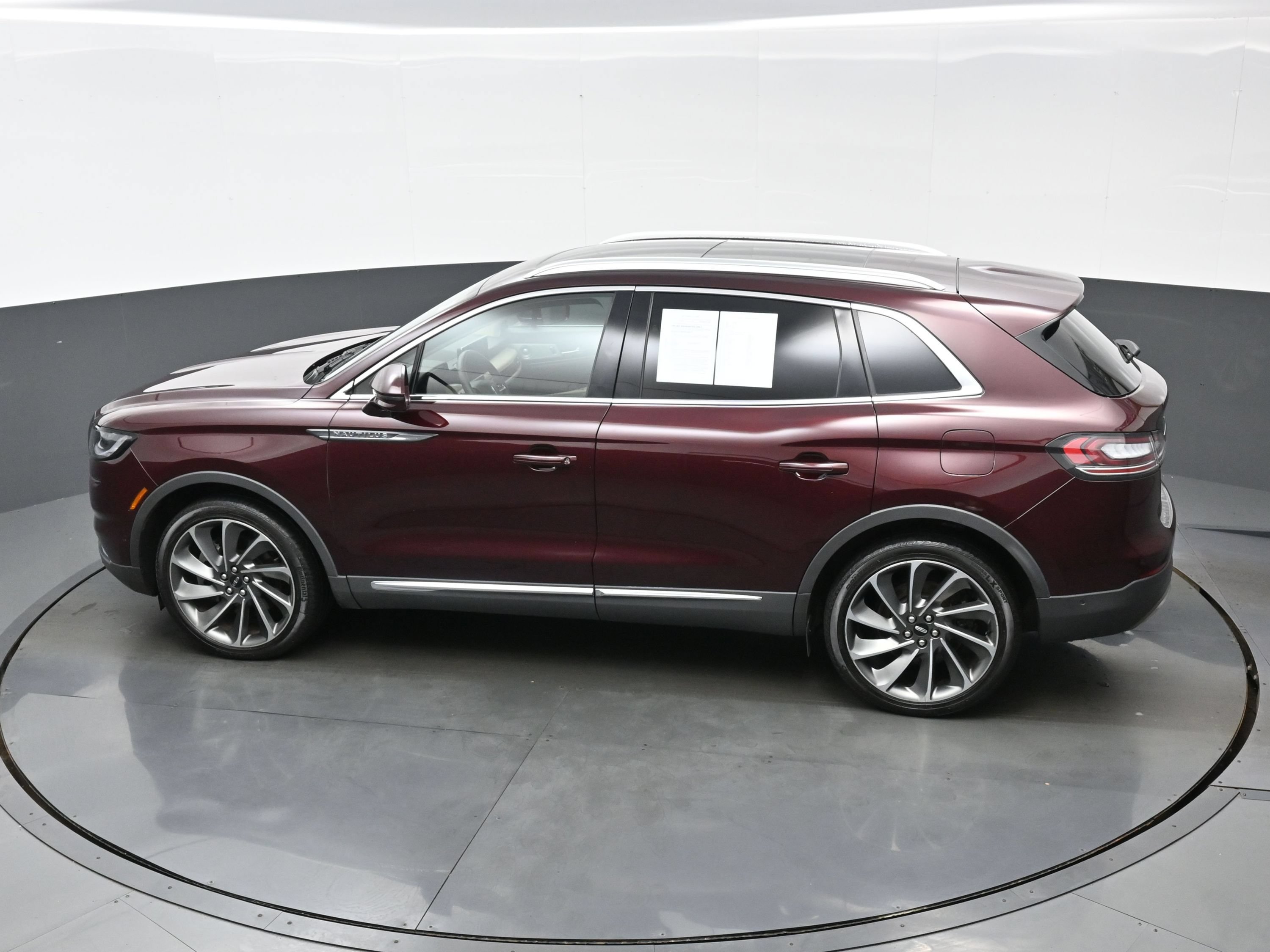 Used 2023 Lincoln Nautilus Reserve w/ Equipment Group 202A AWD/4WD image 34