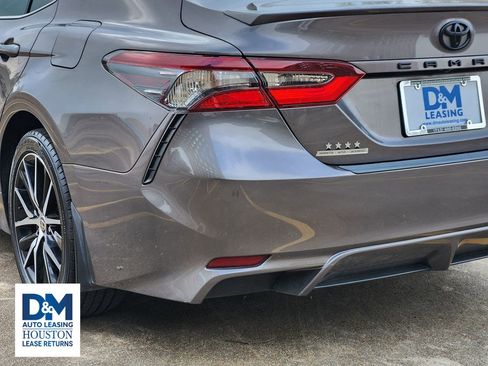 Used 2023 Toyota Camry SE image 15
