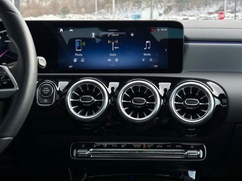 Used 2025 Mercedes-Benz CLA 250 CLA 250 image 31