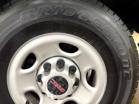 Used 2020 GMC Savana 2500 w/ Driver Convenience Package image 39