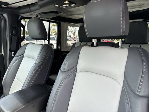 Used 2019 Jeep Wrangler Unlimited Sport S AWD/4WD image 42