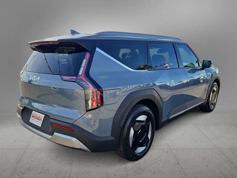Used 2024 Kia EV9 Wind image 9