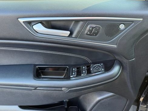 Used 2019 Ford Edge Titanium AWD/4WD image 14