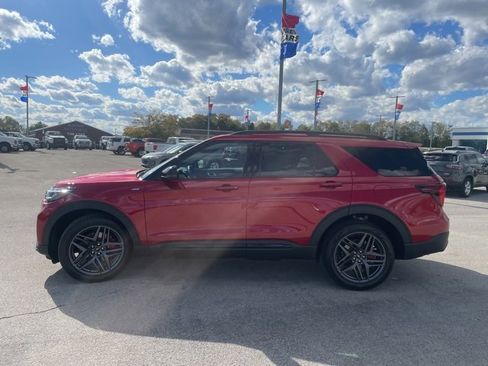 New 2026 Ford Explorer ST-Line w/ ST-Line Street Pack image 6
