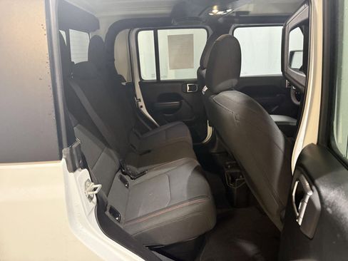 Used 2023 Jeep Gladiator Rubicon image 15