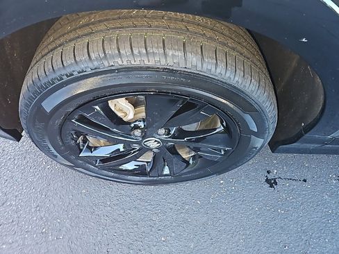 Used 2024 Buick Encore GX Sport Touring image 13