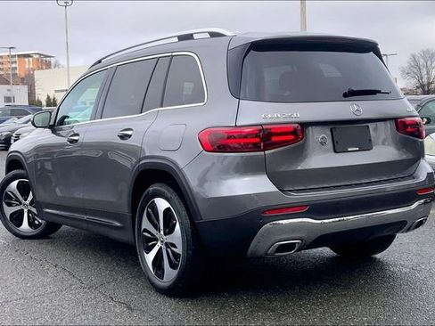 Used 2025 Mercedes-Benz GLB 250 4MATIC image 10
