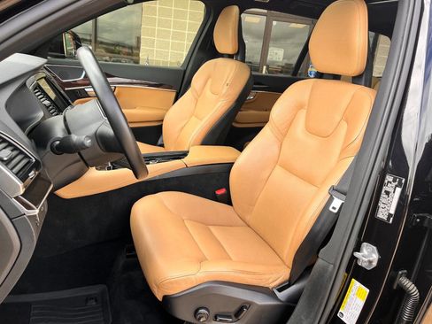 Used 2018 Volvo XC90 T6 Momentum w/ Convenience Package AWD/4WD image 9