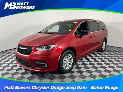 New 2026 Chrysler Pacifica Select