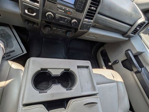 Used 2020 Ford F550 2WD Crew Cab Super Duty image 27