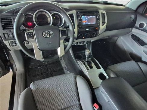 Used 2013 Toyota Tacoma 4x4 Access Cab V6 w/ TRD Off-Road Pkg image 17