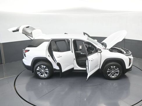 Used 2026 Chevrolet Equinox LT FWD image 70