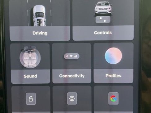 Used 2026 Volvo XC40 B5 Plus w/ Protection Package Premier image 19