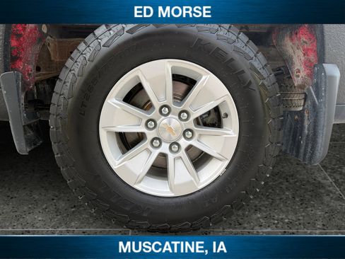 Used 2023 Chevrolet Silverado 1500 LT AWD/4WD image 10