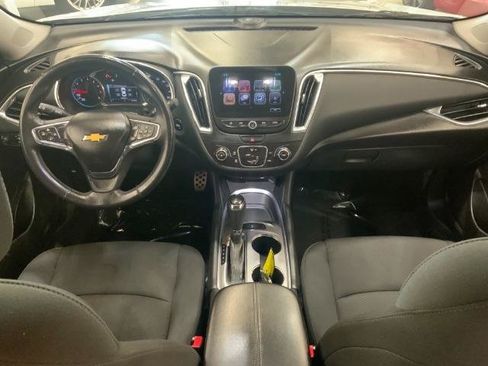 Used 2017 Chevrolet Malibu LT FWD image 8