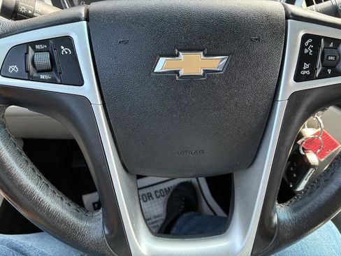 Used 2011 Chevrolet Equinox LT w/ Driver Convenience Package AWD/4WD image 9