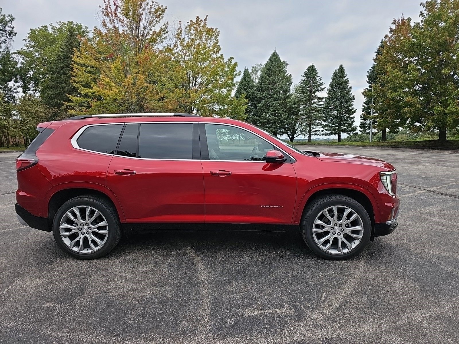 Used 2025 GMC Acadia Denali w/ Super Cruise Package AWD/4WD image 7