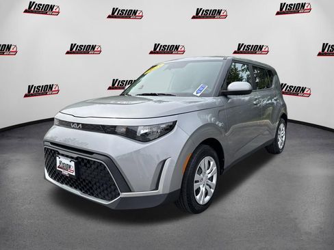 Used 2023 Kia Soul LX FWD image 1